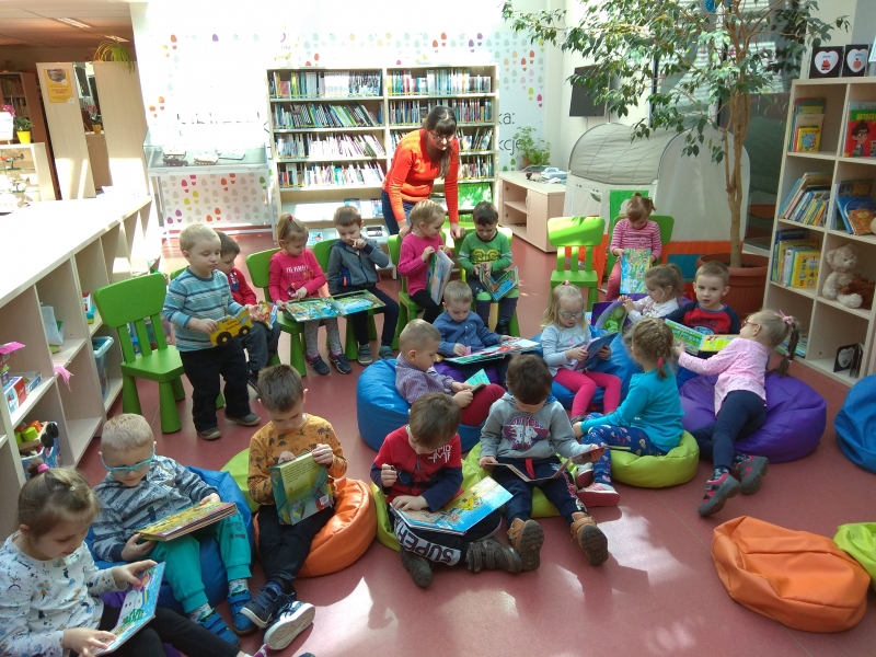 Przedszkolaki W Bibliotece Publicznej W Dobczycach14