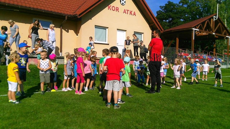 Zabawy Na Boisku Klubu Sportowego Rokita Kornatka07