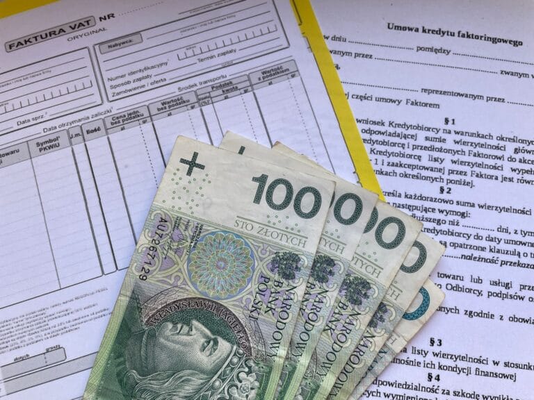 Umowa o pracę, zlecenie czy dzieło – czym się różnią i co wybrać?